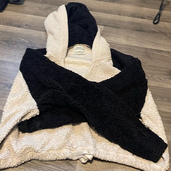 Cropped sweater - Picture 1 of 3